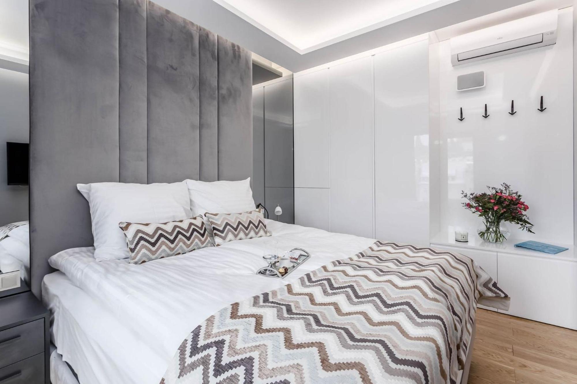Deo Plaza - Apartamenty Old Town By Rent Like Home Гданьск Экстерьер фото